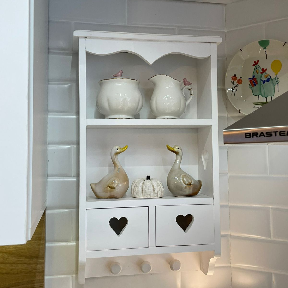 15376493375-5706-prateleira-gavetinhas-coracao-branca-toque-da-nil.png