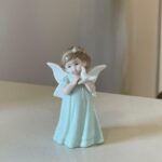 ANJINHO EM PE PEQ. C/ POMBA PORCELANA VERDE 12x7cm - Imagem 2