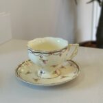 XICARA COM PIRES PORCELANA FLORAL 9,5X7,8X16CM