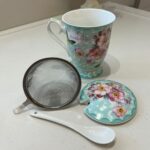 CANECA INFUSORA FLORES C/ CAIXA 300 ML - Imagem 2