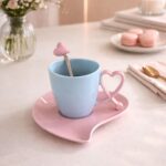 XICARA CORAÇAO DE CERAMICA C/ PIRES E COLHER 300 ML AZUL/ROSA