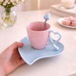 XICARA CORAÇAO DE CERAMICA C/ PIRES E COLHER 300 ML ROSA/AZUL