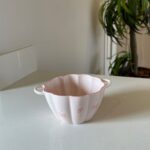 BOWL DE CERAMICA ROSA LACINHOS 16.5X12.5X7CM - Imagem 2